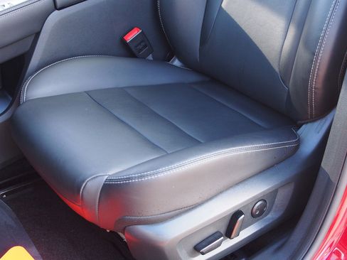 Used 2023 Nissan Rogue SL image 17