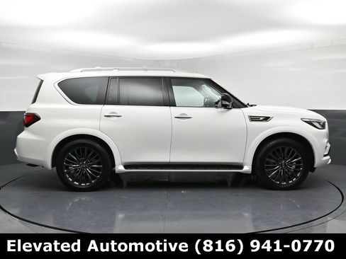 Used 2023 INFINITI QX80 Premium Select w/ All-Season Package image 32