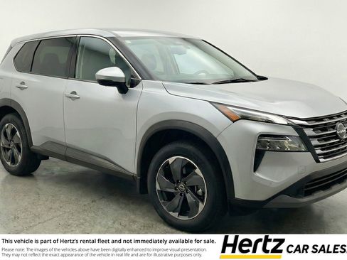 Used 2025 Nissan Rogue SV FWD image 1