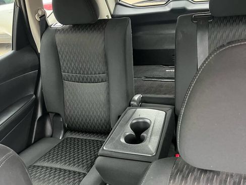 Used 2017 Nissan Rogue SV image 22