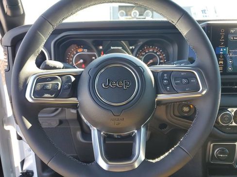 New 2026 Jeep Wrangler Unlimited Sahara AWD/4WD image 23
