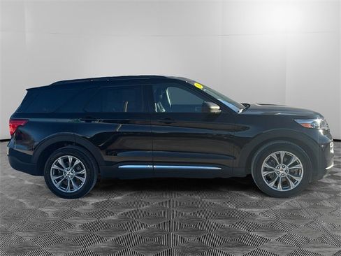 Used 2022 Ford Explorer XLT w/ Equipment Group 202A image 6