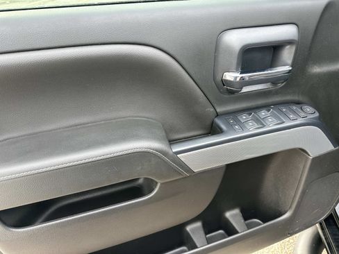 Used 2018 Chevrolet Silverado 1500 LT w/ Midnight Edition image 14