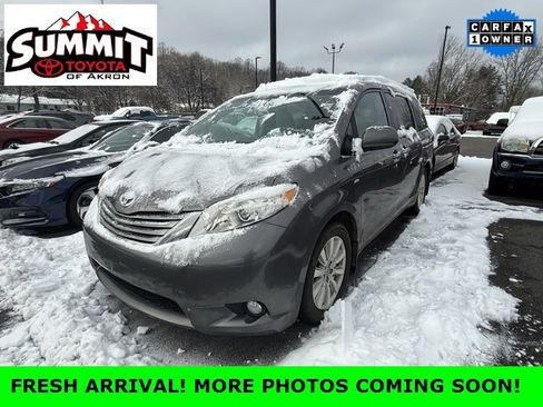Used 2017 Toyota Sienna XLE image 1