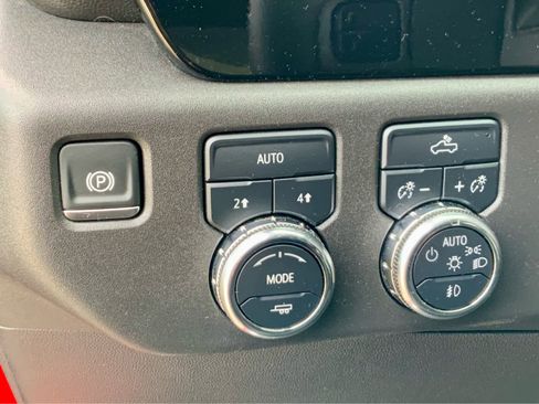 Used 2025 GMC Sierra 1500 Elevation image 46