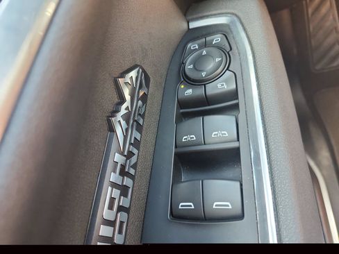 Used 2025 Chevrolet Silverado 1500 High Country AWD/4WD image 22