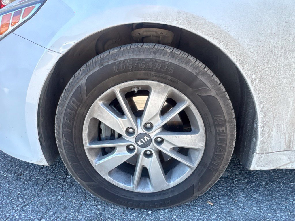 Used 2018 Kia Optima LX FWD image 10