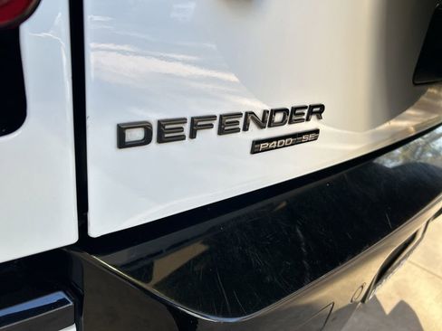 Used 2020 Land Rover Defender 110 SE image 21