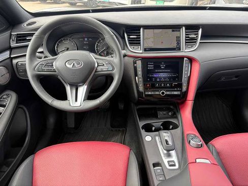 Certified 2025 INFINITI QX50 Sport image 12