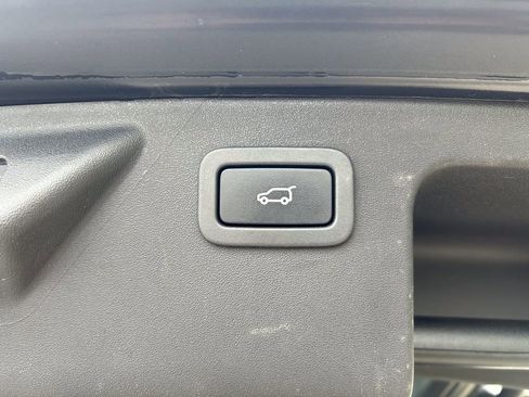 Used 2016 Land Rover Discovery Sport HSE image 21