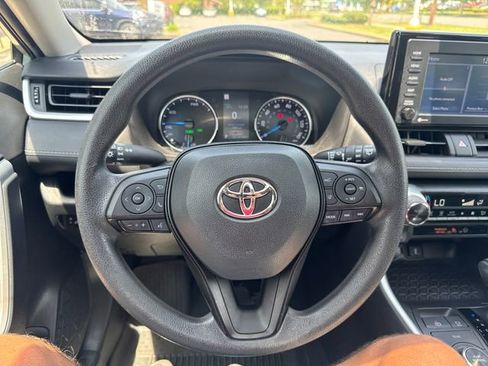 Used 2022 Toyota RAV4 XLE w/ Convenience Package AWD/4WD image 17