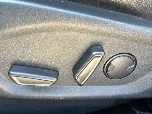 Used 2019 Ford Explorer Limited w/ Class III Trailer Tow Package image 28