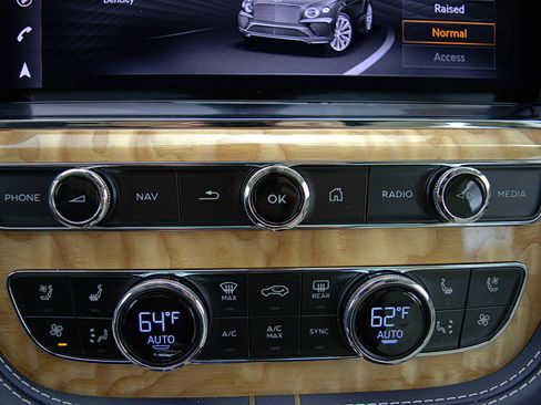 Certified 2023 Bentley Bentayga AWD/4WD image 39