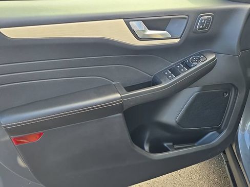 Certified 2022 Ford Escape Titanium w/ Titanium Elite Package AWD/4WD image 8