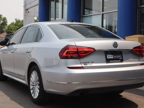 Used 2017 Volkswagen Passat 1.8T SE FWD image 3