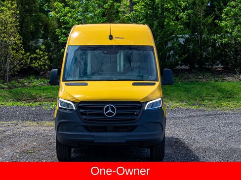 Used 2021 Mercedes-Benz Sprinter 2500 image 2