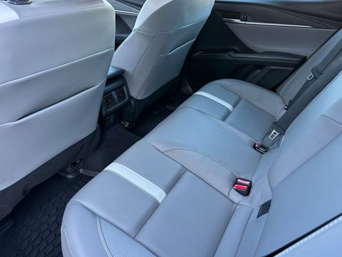Used 2025 Toyota Camry SE w/ Convenience Package FWD image 9
