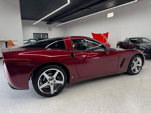 Used 2007 Chevrolet Corvette Coupe w/ Preferred Equipment Group RWD image 17