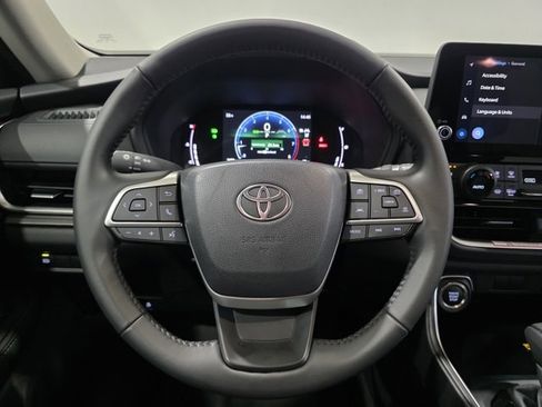 Used 2026 Toyota Grand Highlander XLE image 16