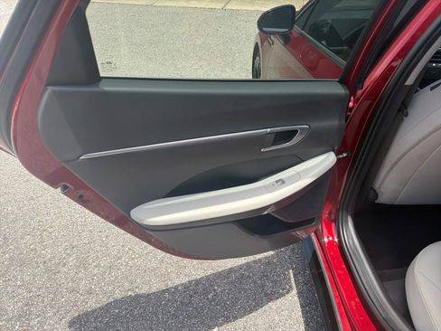 Used 2024 Hyundai Sonata SEL FWD image 16