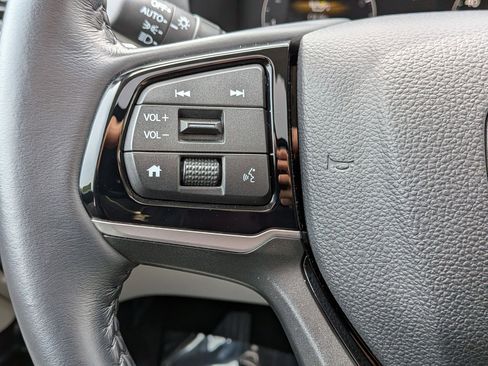 Certified 2025 Honda Odyssey Touring image 14