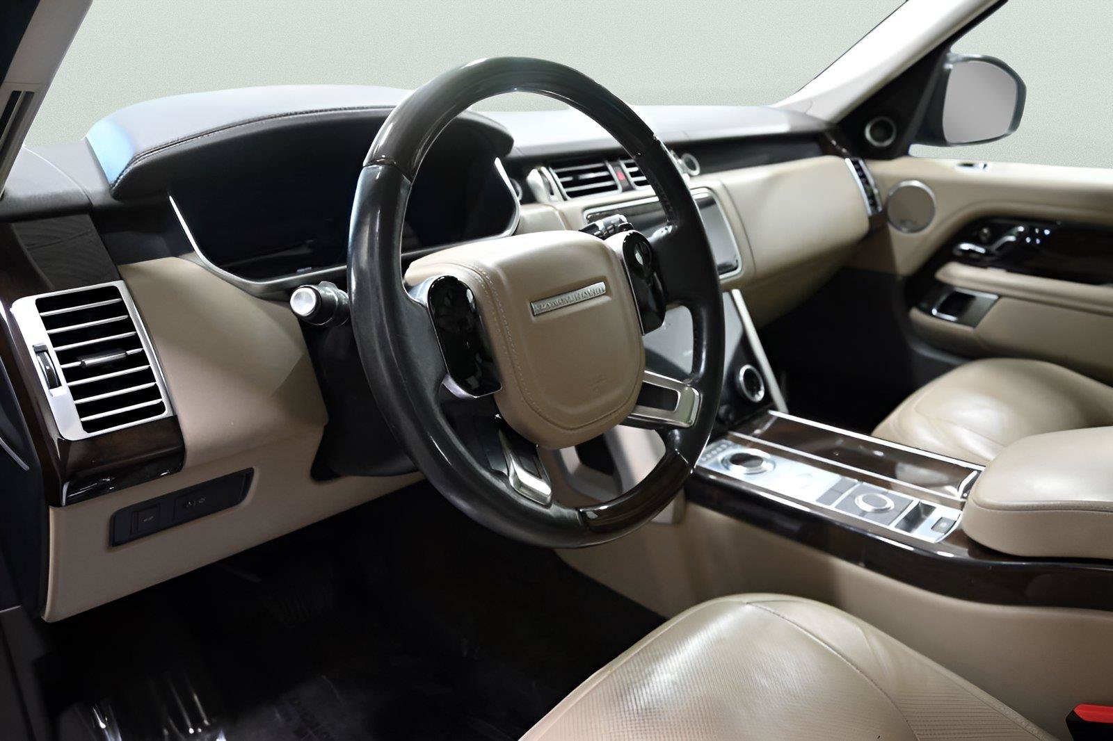 Used 2019 Land Rover Range Rover Supercharged AWD/4WD image 11