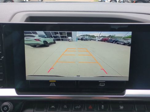 Used 2025 Chevrolet Silverado 1500 LT RWD image 24