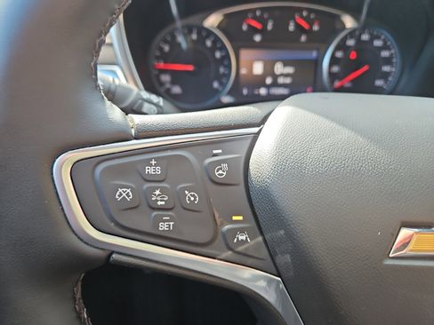 Used 2023 Chevrolet Equinox Premier image 23