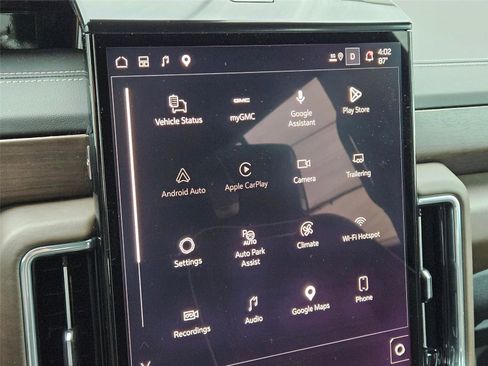 Used 2025 GMC Yukon Denali Ultimate w/ LPO, Floor Liner Package AWD/4WD image 17