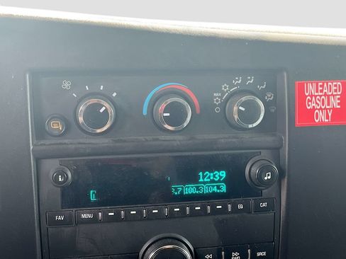 Used 2025 GMC Savana 3500 Extended RWD image 14