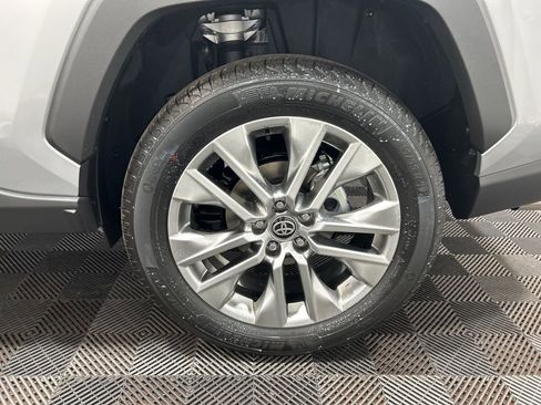 Used 2025 Toyota RAV4 XLE Premium image 30
