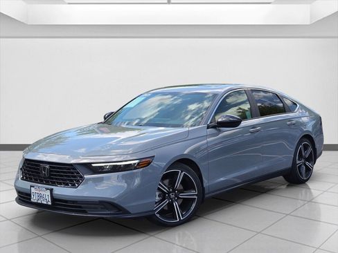 Certified 2025 Honda Accord Sport image 9