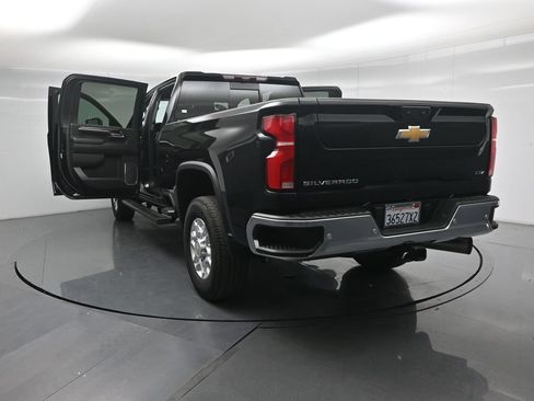 Used 2024 Chevrolet Silverado 2500 LTZ w/ LTZ Convenience Package AWD/4WD image 36