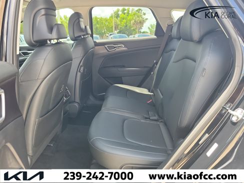Certified 2025 Kia Sportage EX FWD image 11