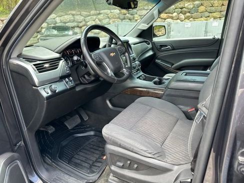 Used 2018 Chevrolet Suburban LS w/ Enhanced Driver Alert Package RWD image 11