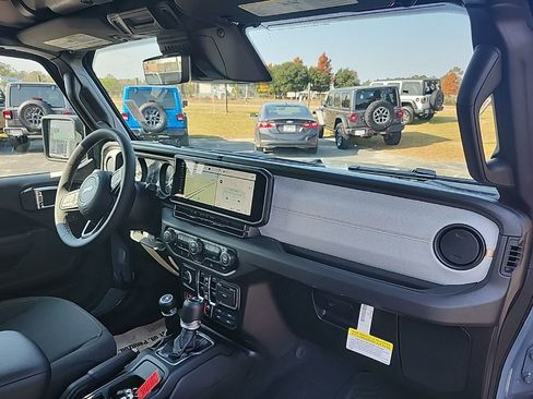 New 2026 Jeep Gladiator Willys image 15