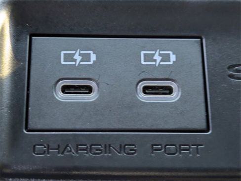 Used 2025 Toyota Sienna Limited image 18