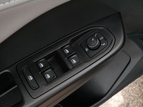 Certified 2023 Volkswagen Taos SEL AWD/4WD image 19