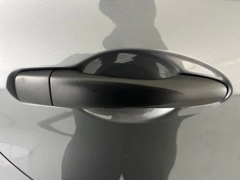 Used 2025 Nissan Versa S w/ S Plus Package image 45