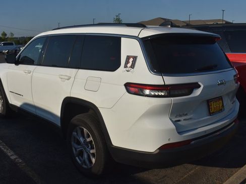 Used 2022 Jeep Grand Cherokee L Limited AWD/4WD image 5