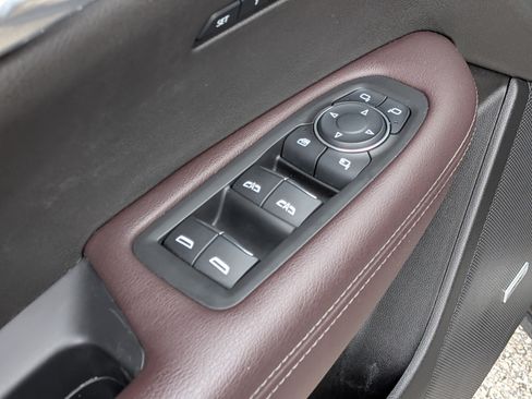 Used 2022 Cadillac XT6 Premium Luxury w/ Technology Package FWD image 24