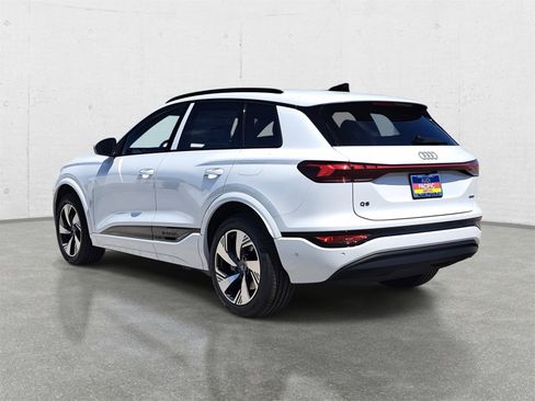 New 2025 Audi Q6 e-tron Premium image 7