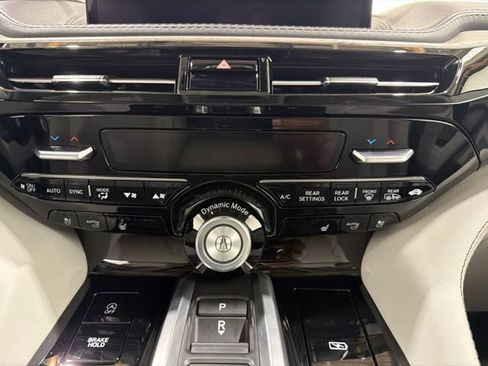 Certified 2024 Acura MDX SH-AWD w/ Advance Package image 40