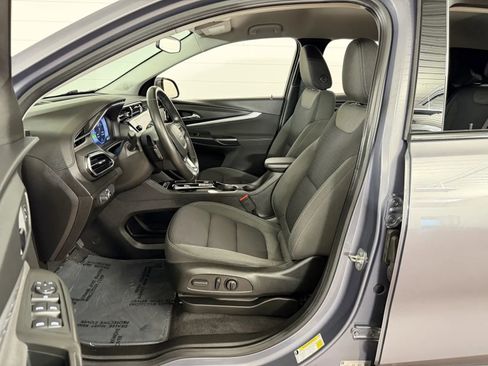 Used 2022 Chevrolet Bolt EUV LT w/ Comfort Package FWD image 12