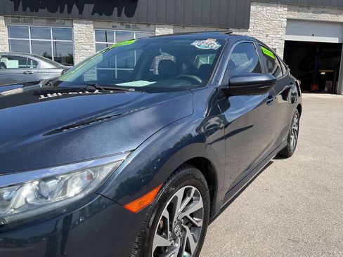 Used 2017 Honda Civic EX image 2