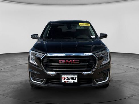 Used 2024 GMC Terrain SLE AWD/4WD image 3