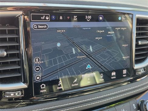 Certified 2023 Chrysler Pacifica Limited image 31