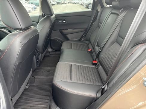 Used 2025 Nissan Rogue SV AWD/4WD image 20