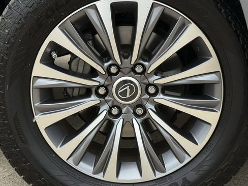 Used 2021 Lexus GX 460 Luxury w/ Off Road Package AWD/4WD image 10