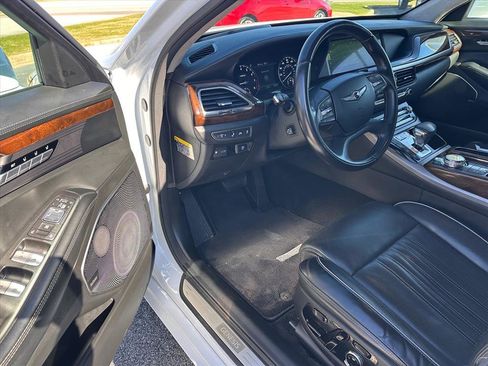 Used 2017 Genesis G90 3.3T Premium image 9